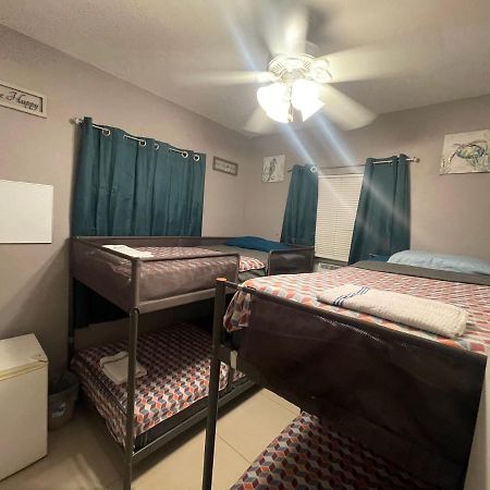 Miami Vibes "Hostel-Like" Shared Room ノース・マイアミ エクステリア 写真