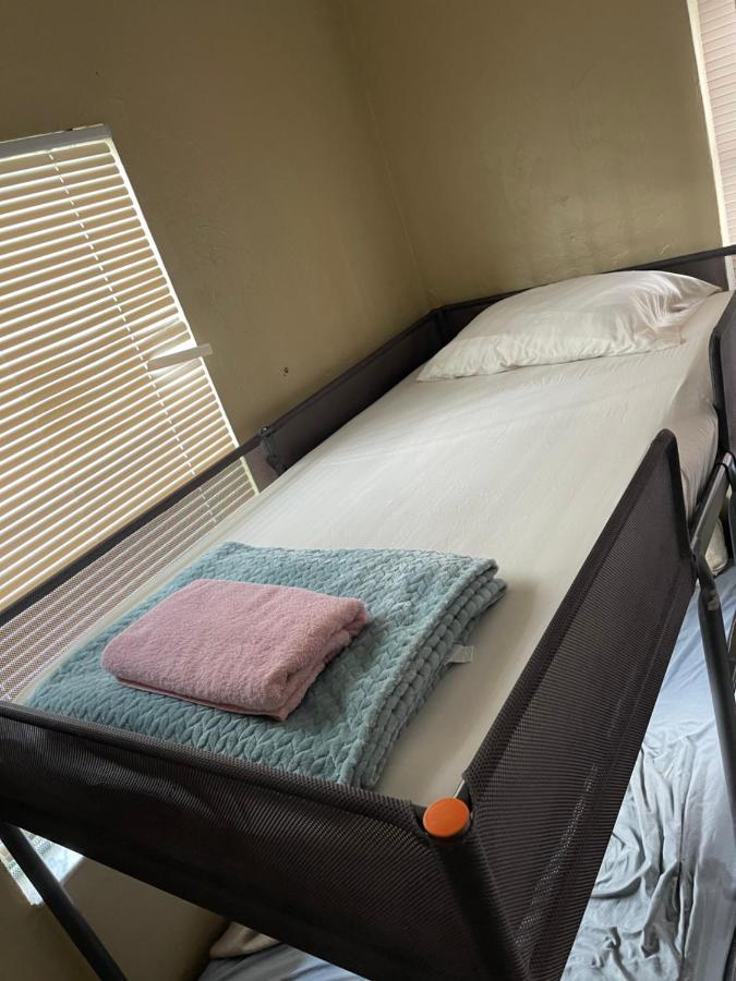 Miami Vibes "Hostel-Like" Shared Room ノース・マイアミ エクステリア 写真