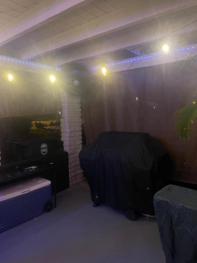 Miami Vibes "Hostel-Like" Shared Room ノース・マイアミ エクステリア 写真