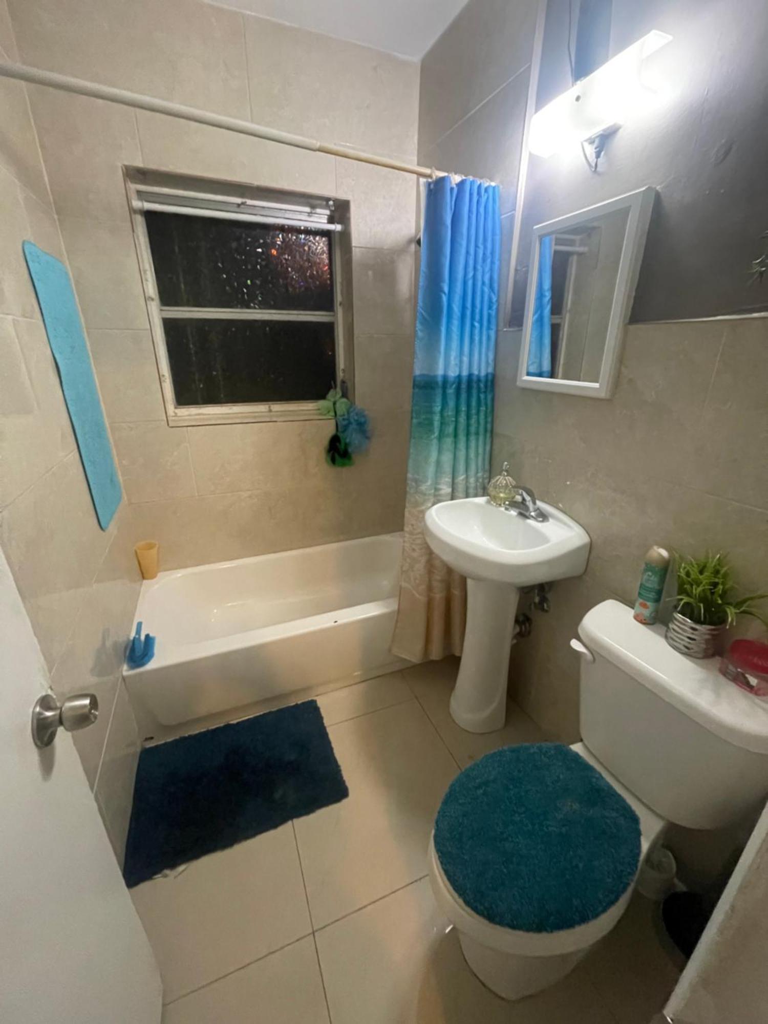 Miami Vibes "Hostel-Like" Shared Room ノース・マイアミ エクステリア 写真