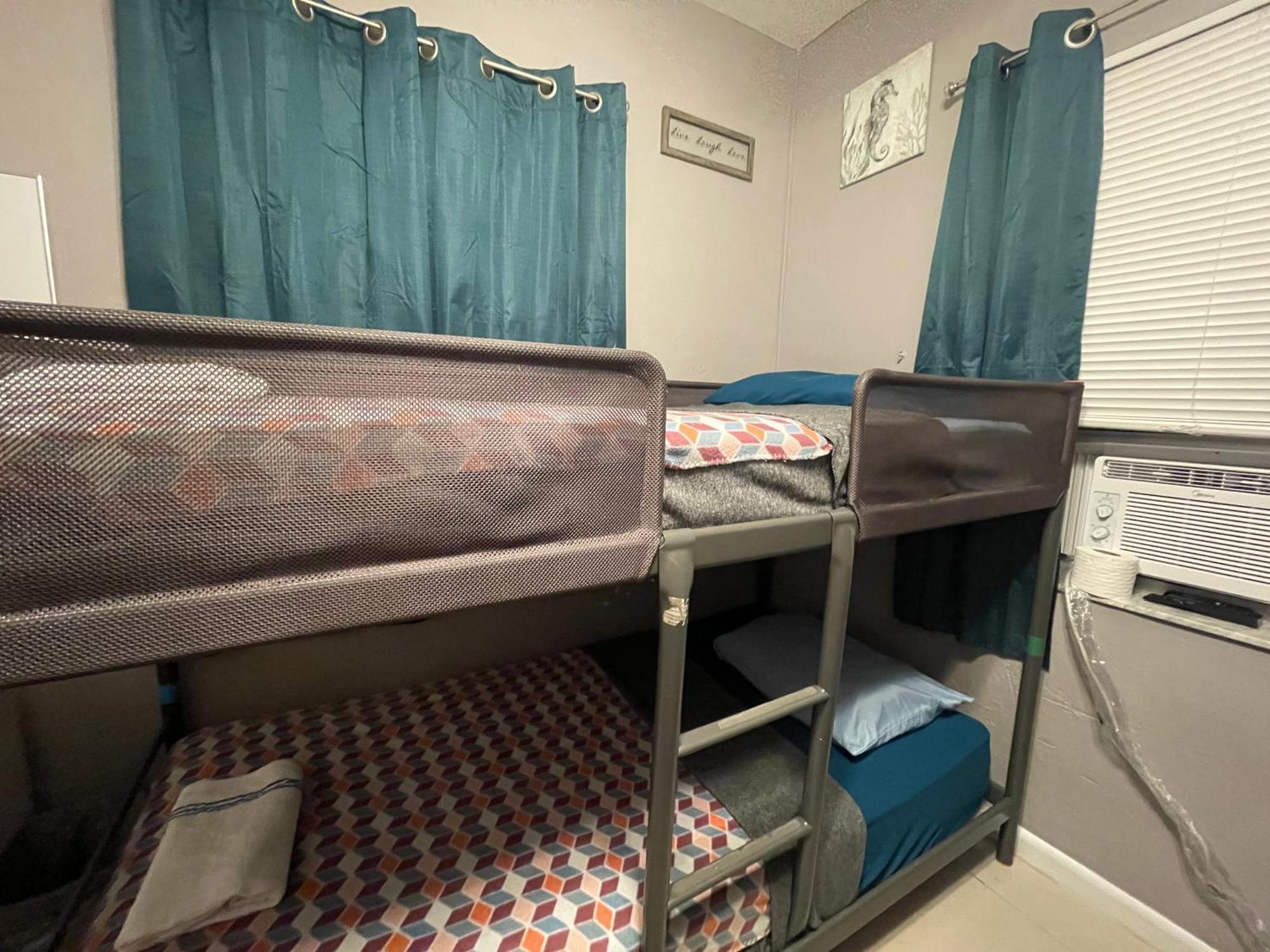 Miami Vibes "Hostel-Like" Shared Room ノース・マイアミ エクステリア 写真